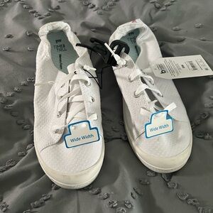 Time and Tru White Wide Width Casual Sneakers